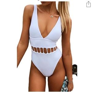 Cupshe V-Neck Cut Out Design One-Piece Swimsuit